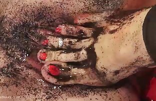 XXX かわいいnubileは男性的な勇気と混合ワインのグラスを飲みます 女性 専用 エロ ビデオ