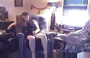 Cherie エロ 動画 無料 女性 専用 DeVilleは彼女のブーツを突く肛門を取得します。