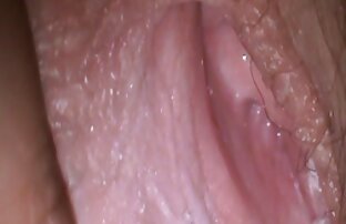 XXX ブロンドの手コキは、ウェブカメラの前でコックを吸ってボールを舐める。 女性 専用 アダルト ビデオ